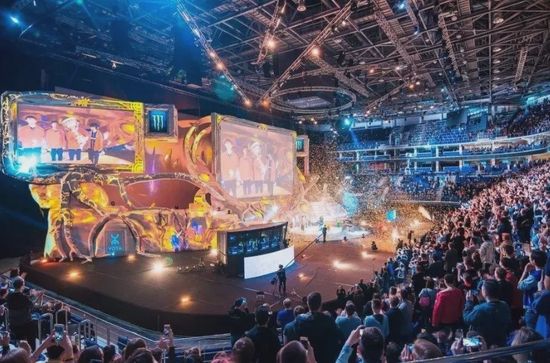 的黎波里号与美军第31海军陆战队远征部队启程中东